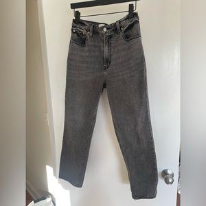 Abercrombie and Fitch Ultra High Rise Ankle Straight Jean Size 28/6 EUC